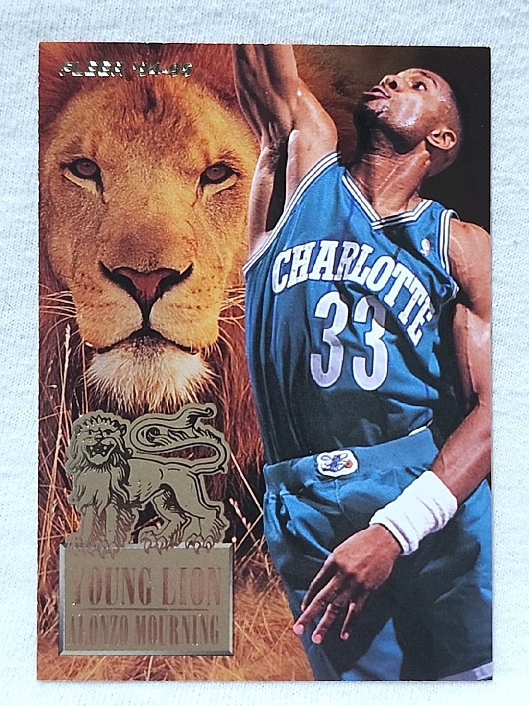 1994-95 Fleer Young Lion Alonzo Mourning #4 Charlotte Hornets 1994-95 Fleer Young Lion Alonzo Mourning #4 Charlotte Hornets