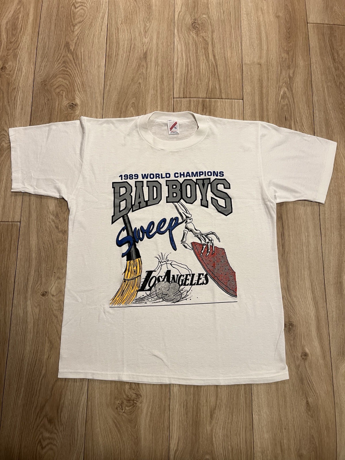 Vintage 1989 World Champions Detroit Pistons Bad Boys Sweep LA Lakers T Shirt XL