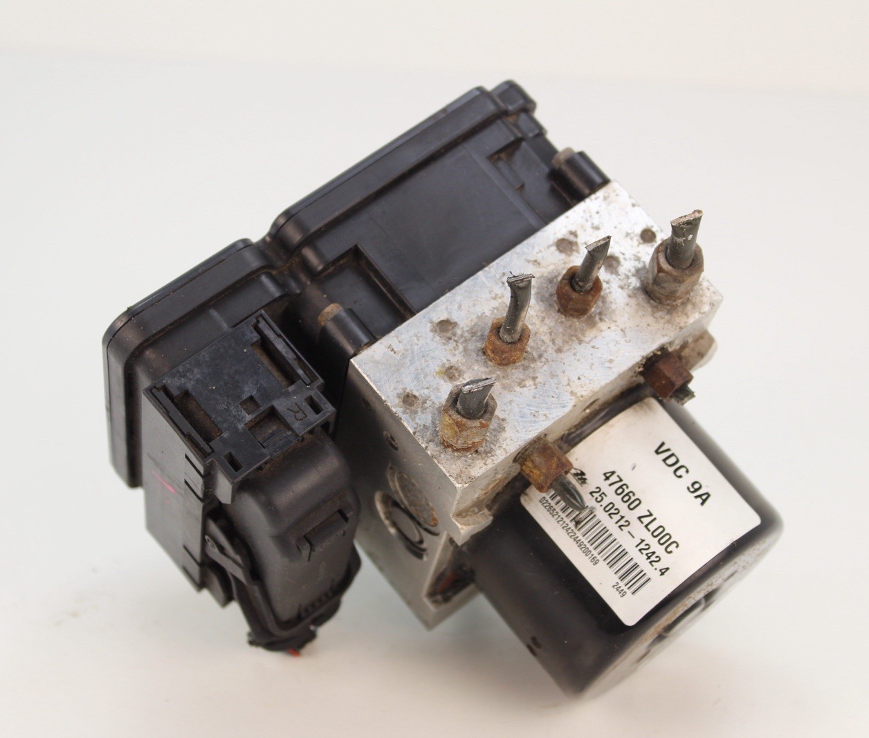 2009-2011 Nissan Pathfinder Xterra ABS Anti-Lock Brake Pump Module 47660-ZL00C 2009-2011 Nissan Pathfinder Xterra ABS Anti-Lock Brake Pump Module 47660-ZL00C