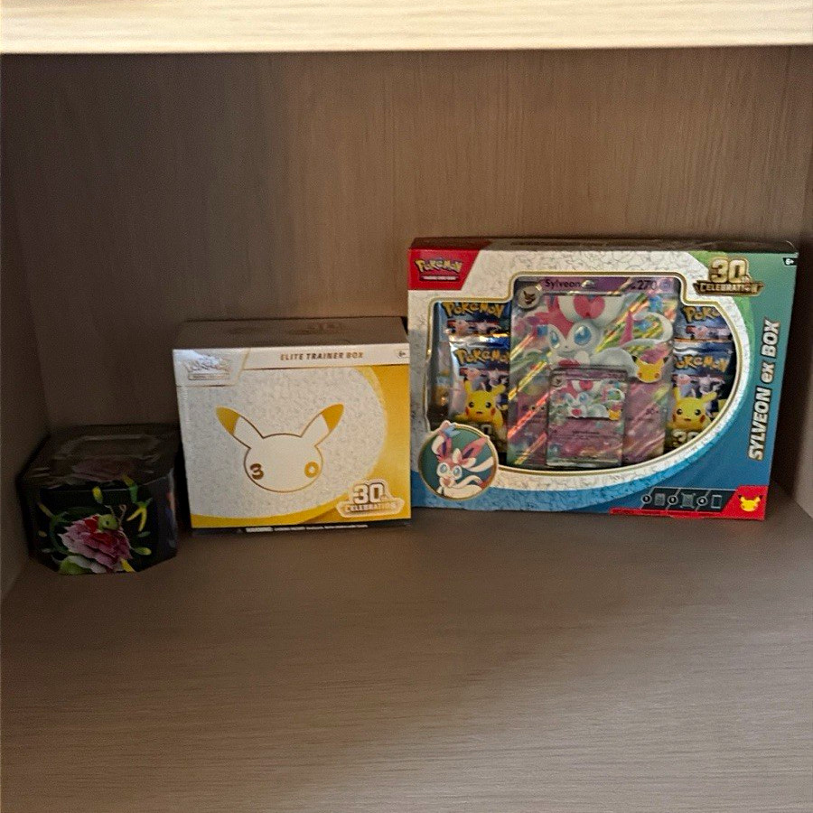 Pokémon TCG Celebrations Elite Trainer Box & Sylveon GX Box Pikachu 25th Anniv