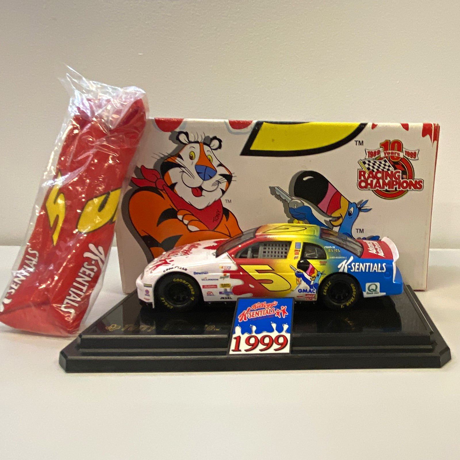 Racing Champions1:24 Terry Labonte #5 K-Sentials 1999 Monte Carlo Stand Complete Racing Champions1:24 Terry Labonte #5 K-Sentials 1999 Monte Carlo Stand Complete