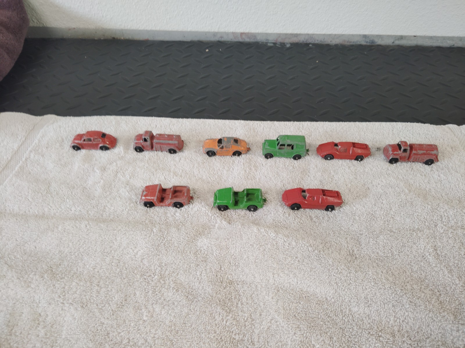 Lot of 9 Vintage TootsieToy Tootsie Toy Vehicles Cars Trucks Auto