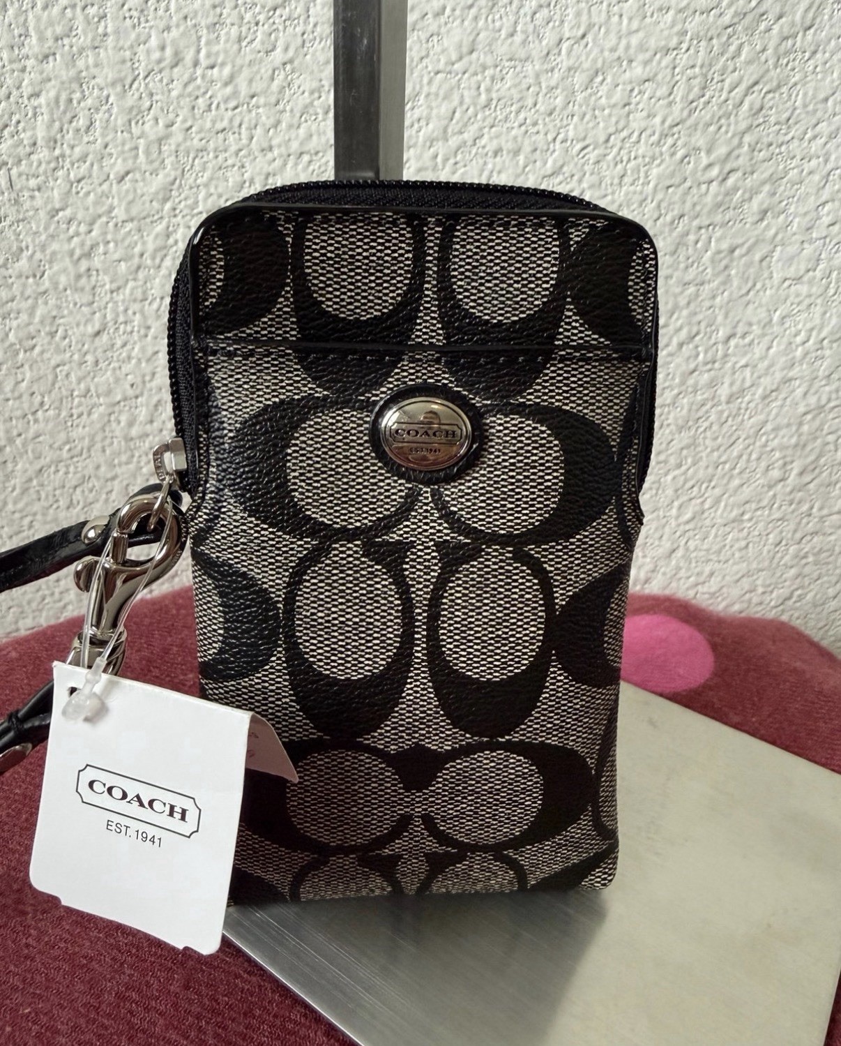 Coach Peyton Signature Universal Phone Wristlet Black White F68660 NWT