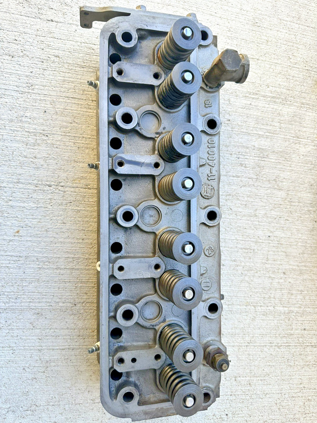 1965-69 Toyota Corona 1.9L 3RC OHV RT40 RT43 RT45 Cylinder Head 1965-69 Toyota Corona 1.9L 3RC OHV RT40 RT43 RT45 Cylinder Head