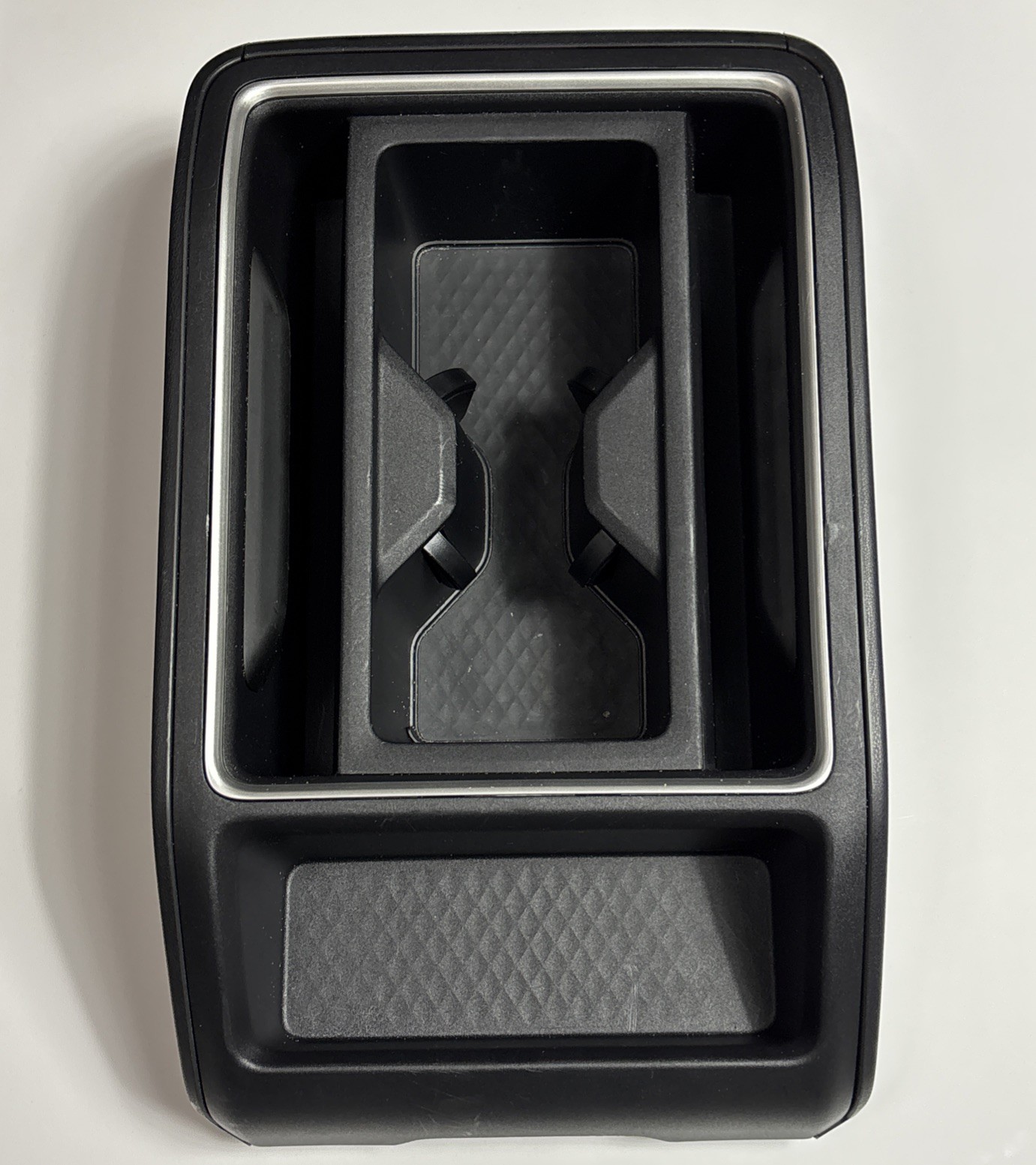 OEM 2024-2025 Toyota Grand Highlander Removable Rear Center Console OEM 2024-2025 Toyota Grand Highlander Removable Rear Center Console