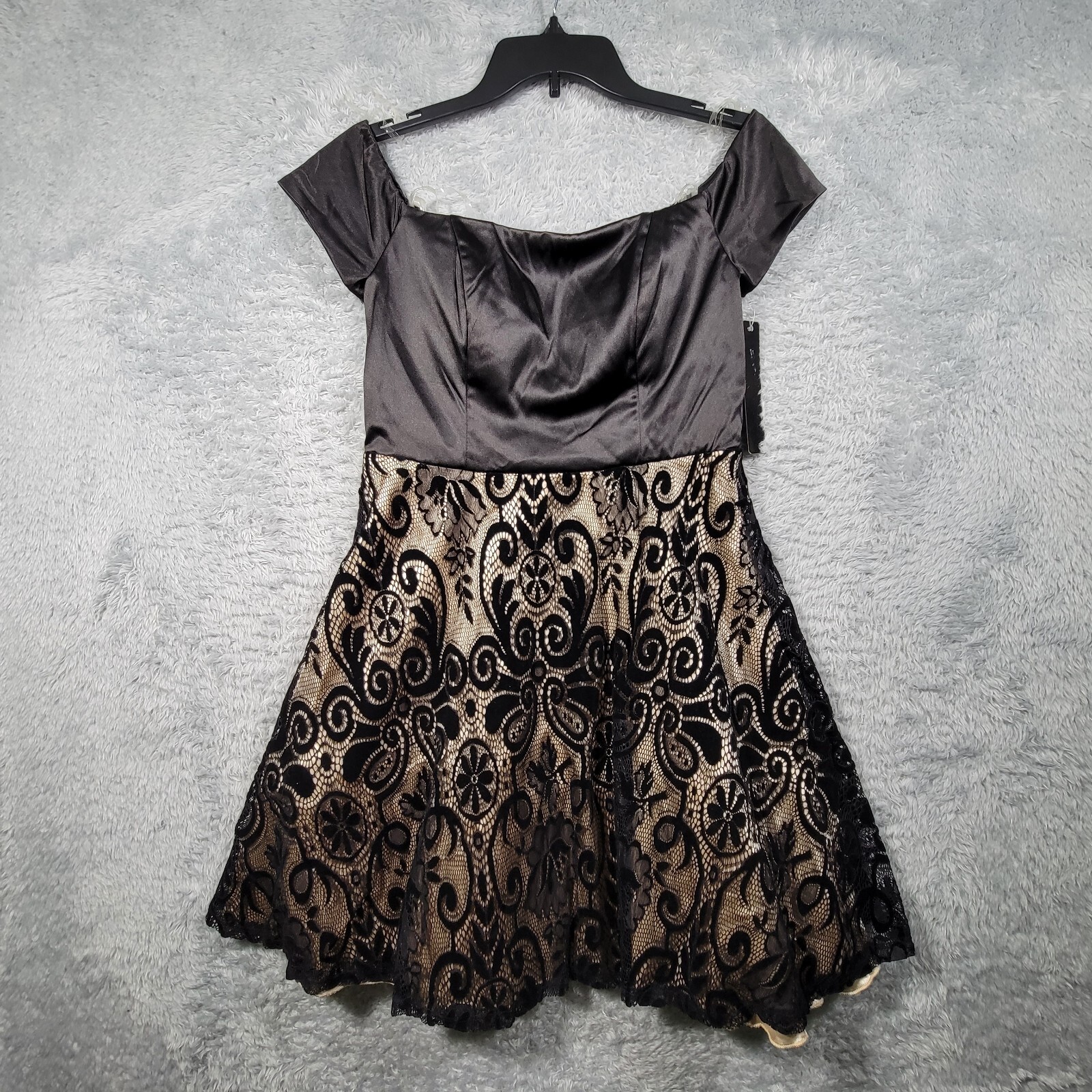 Sequin Hearts Dress Women Jrs 9 Gold Black Lace Off the Shoulder Fit & Flare NWT
