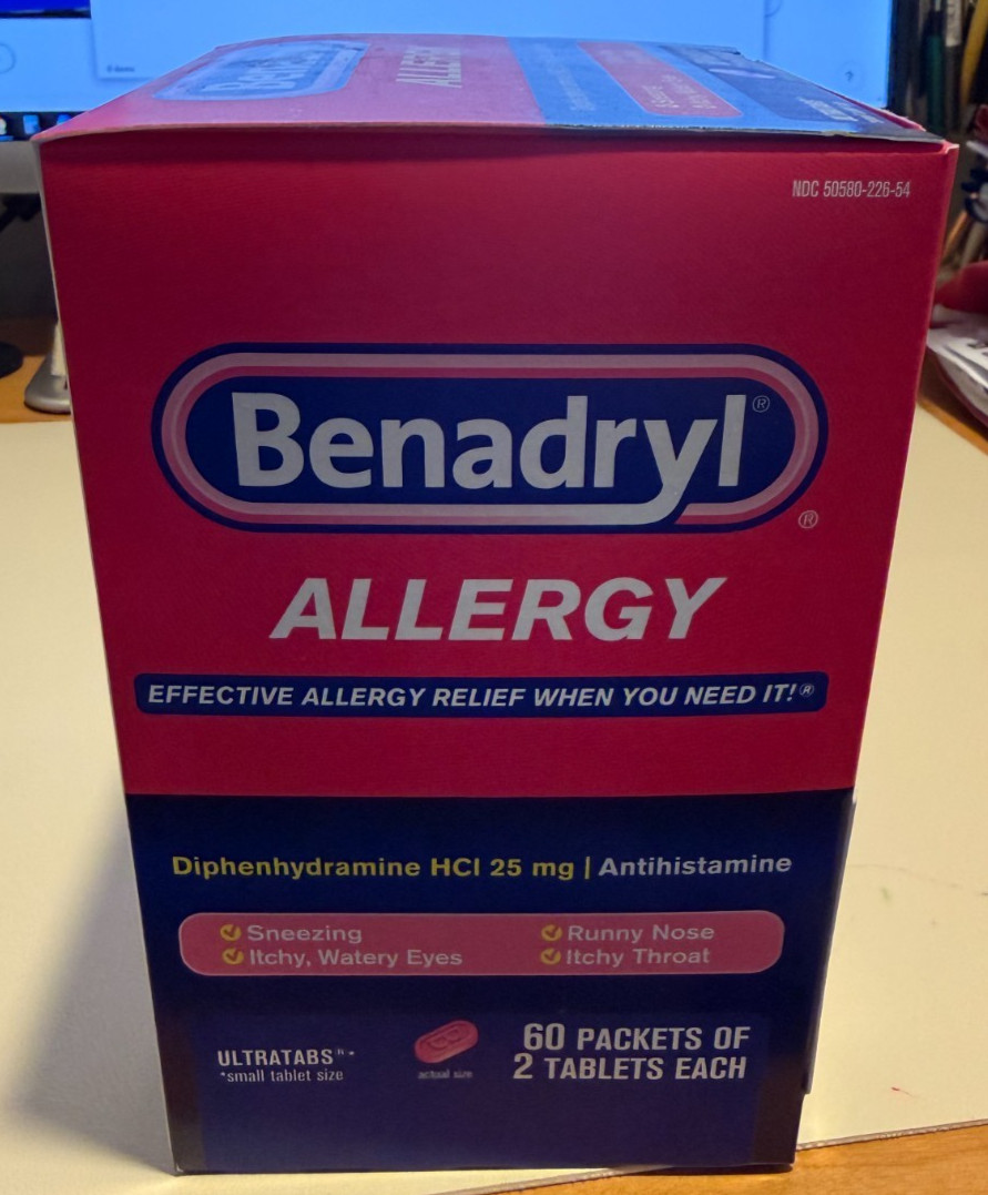 BENADRYL ALLERGY 60 PACKETS OF 2 TABLETS EACH EXP 02/2027
