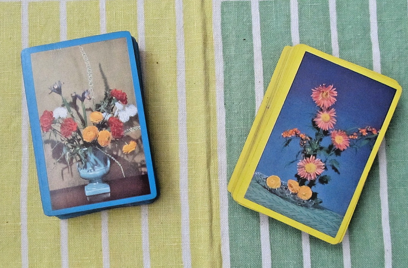 Vintage 1950\'s flower arranging scene/ image Bridge playing cards by Arrco