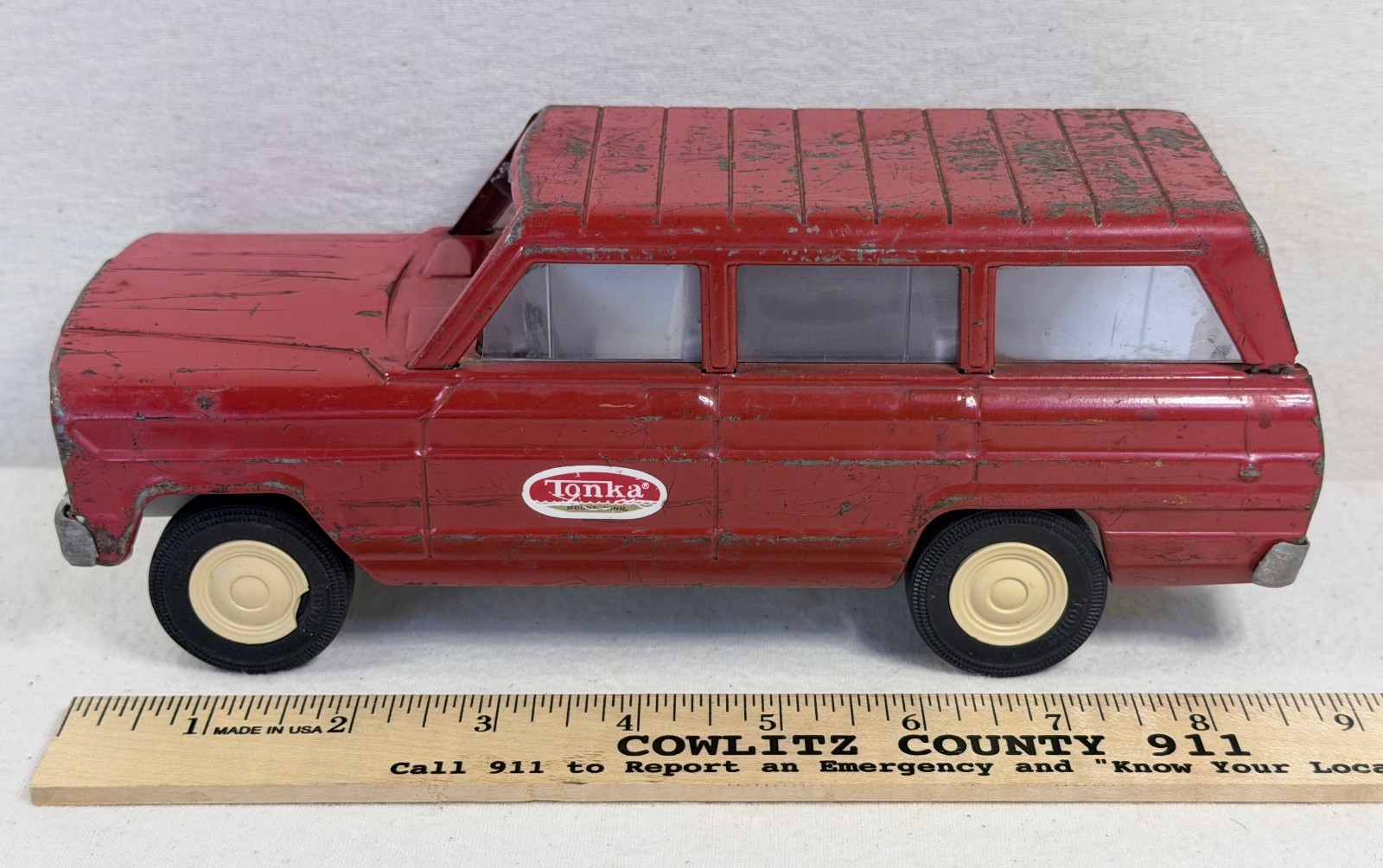 Vintage 1965 Tonka Jeep Wagoneer Red Pressed Steel 9\