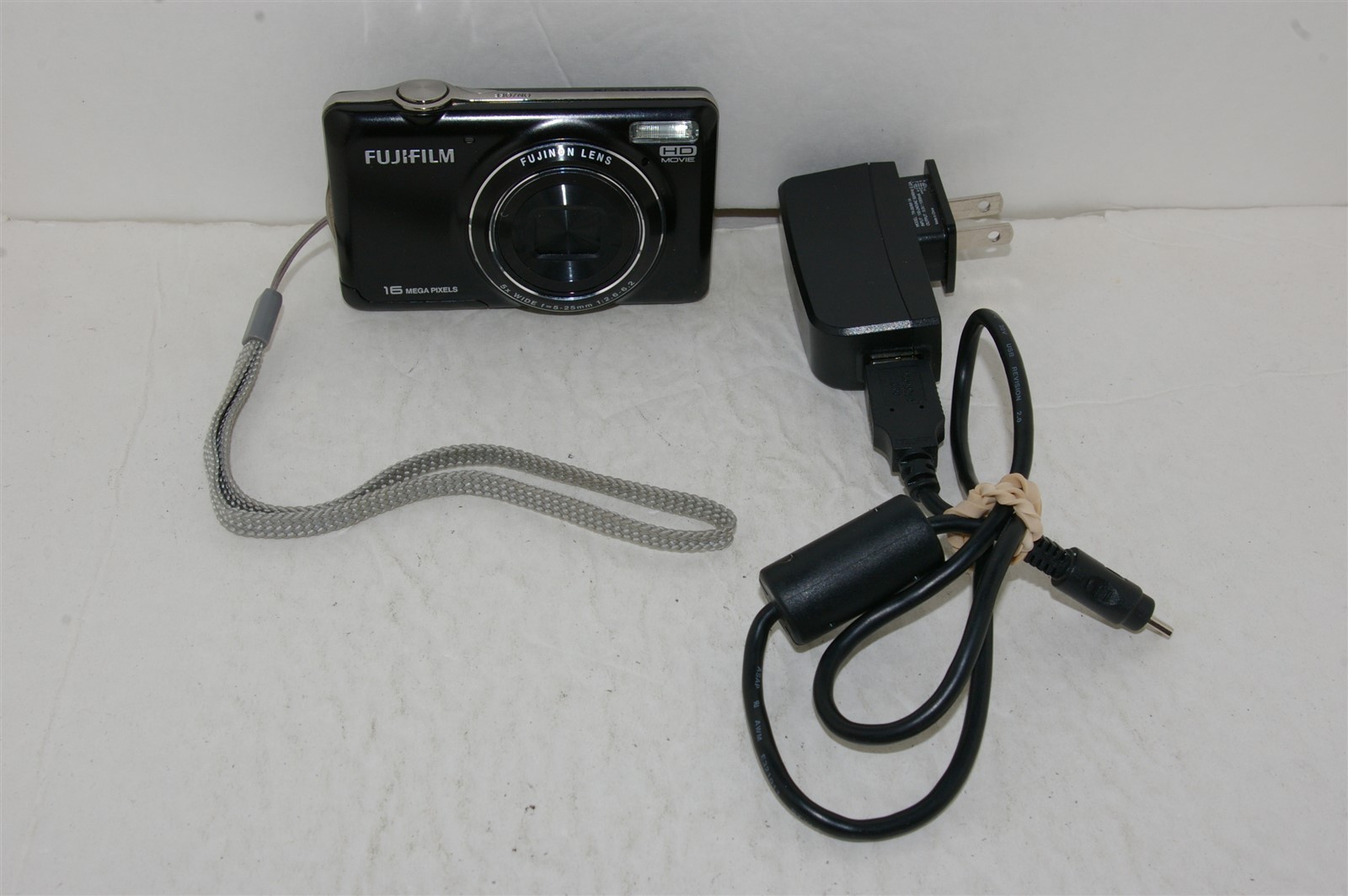 FujiFilm FinePix JX420 16.0MP Digital Camera w/Charger Black TESTED FujiFilm FinePix JX420 16.0MP Digital Camera w/Charger Black TESTED