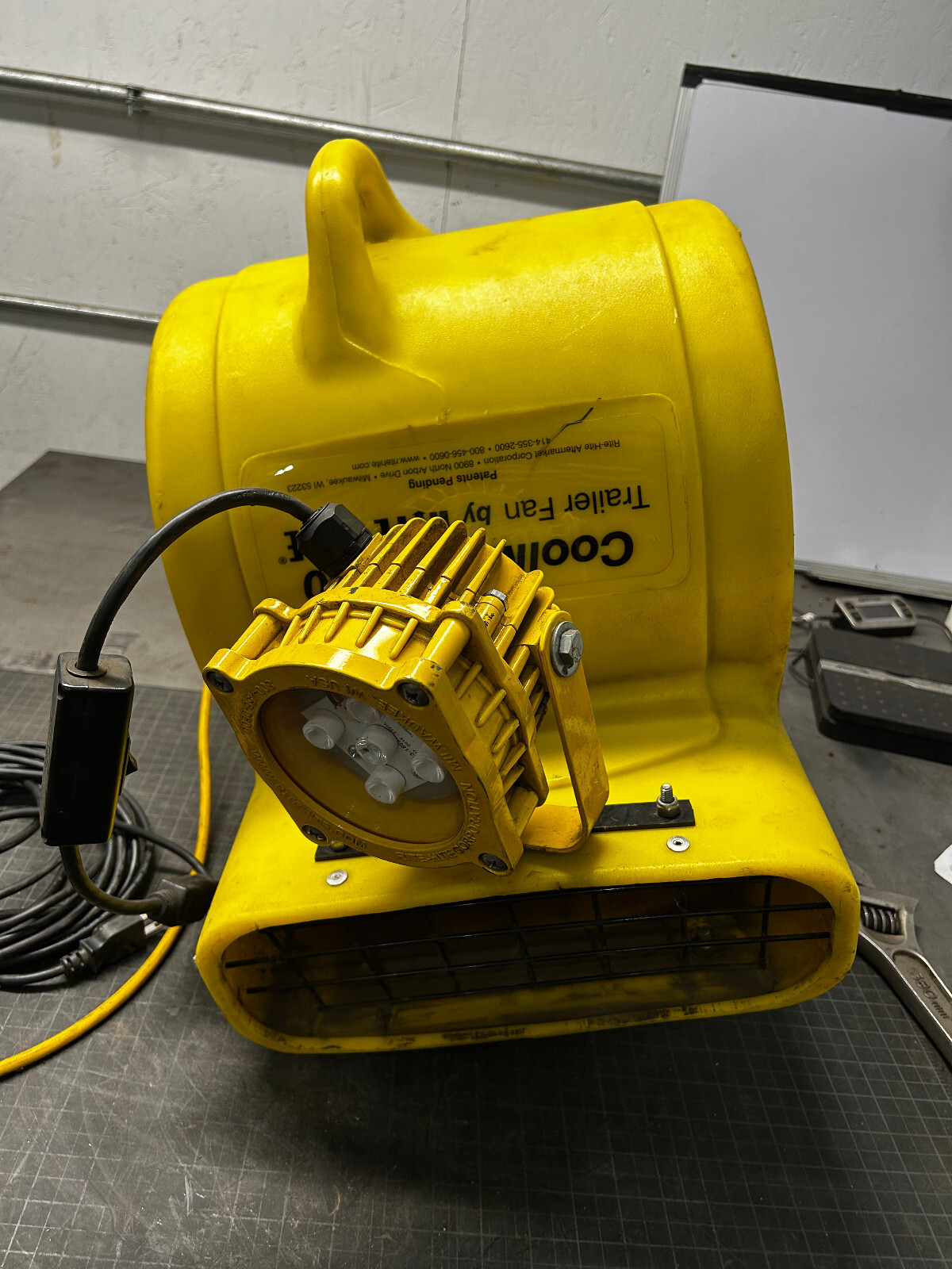 Rite-Hite CoolMan 2500 Trailer Fan with Rite-Lite LED Dock Light