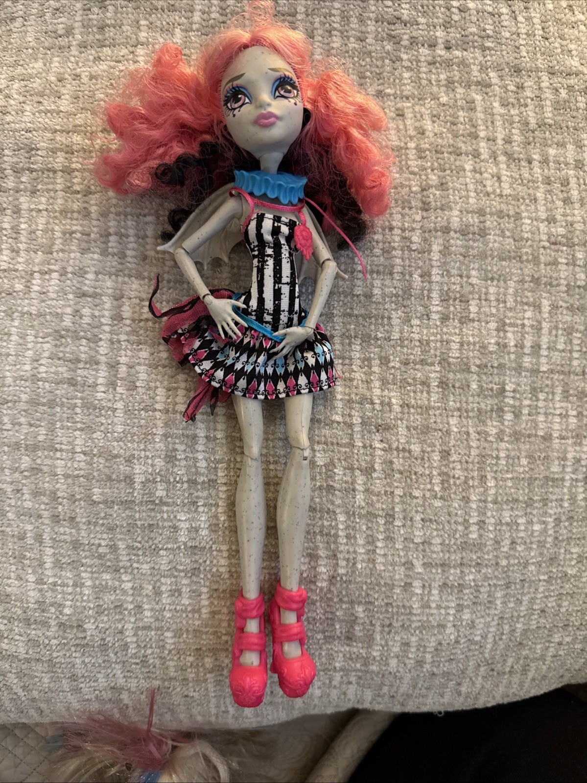 Monster High Rochelle Goyle Freak Du Chic Circus Doll Near Complete Monster High Rochelle Goyle Freak Du Chic Circus Doll Near Complete