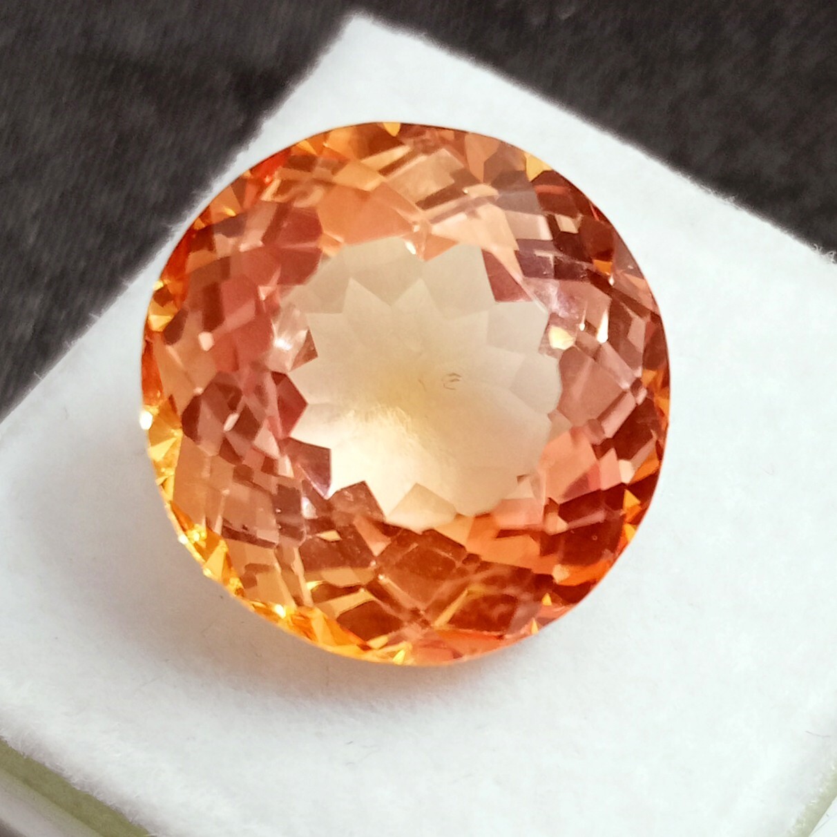 Flawless Bi-Color Yellow-Orange Sphalerite Round Shape 13.70 Ct Gemstone JM130