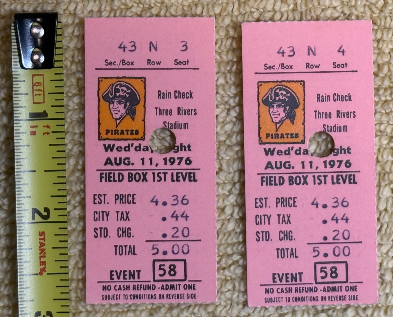 2 Vintage 1976 Pittsburgh Pirates Ticket Stubs 08/11  vs LA  Dodgers