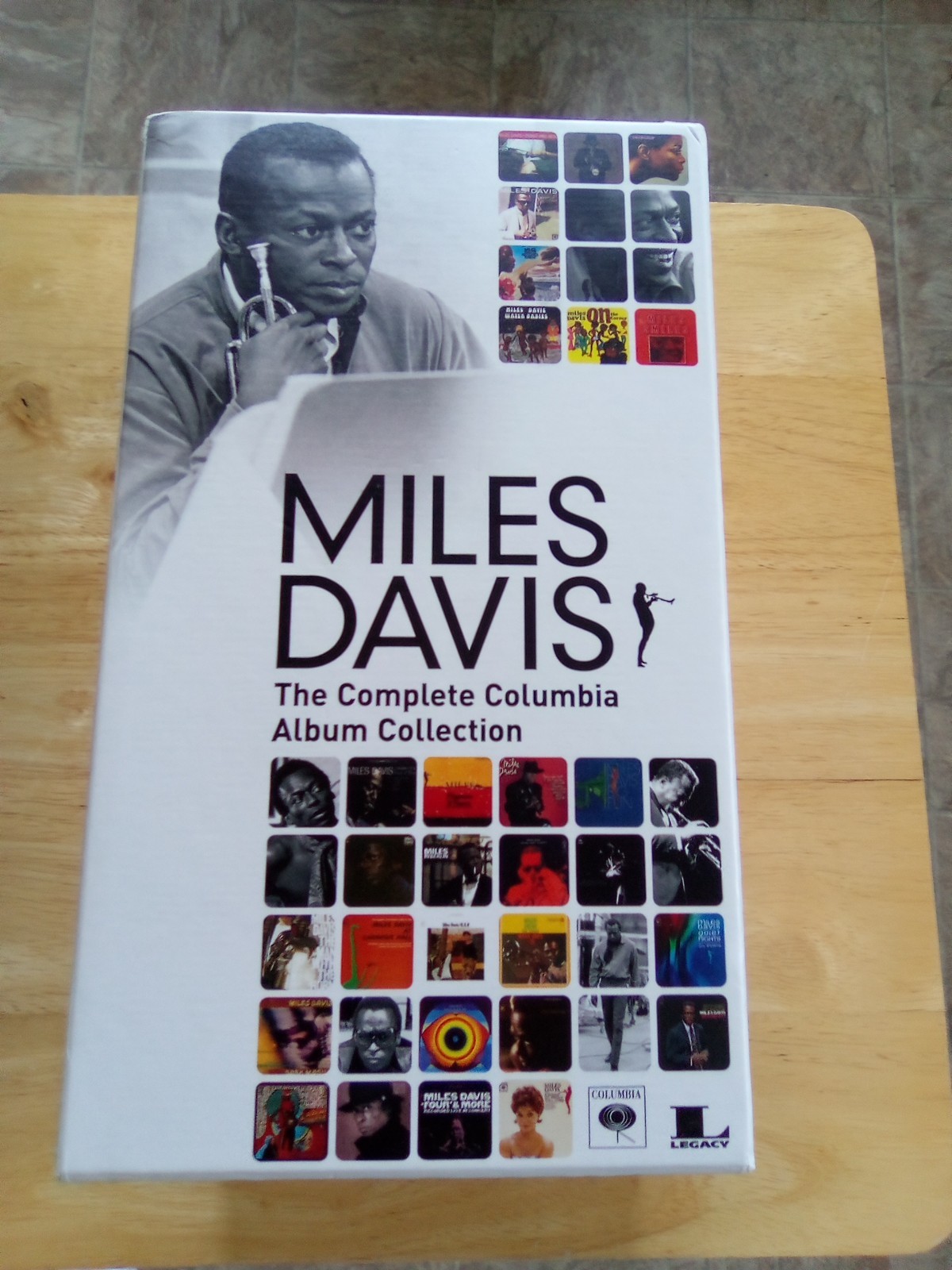 MILES DAVIS THE COMPLETE COLUMBIA ALBUM COLLECTION. MILES DAVIS THE COMPLETE COLUMBIA ALBUM COLLECTION.