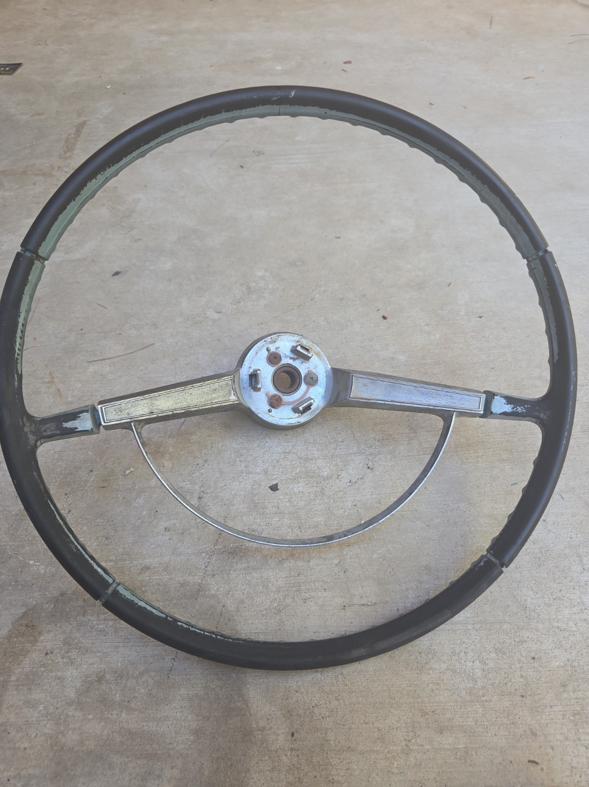 Vintage 1965-66 Chevrolet Impala Steering Wheel OEM 16 Vintage 1965-66 Chevrolet Impala Steering Wheel OEM 16
