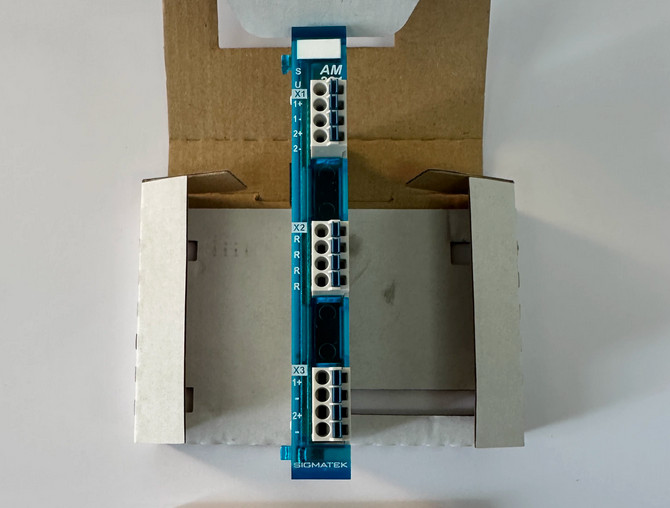 New In Box SIGMATEK AM221 20-017-221 Analog Module
