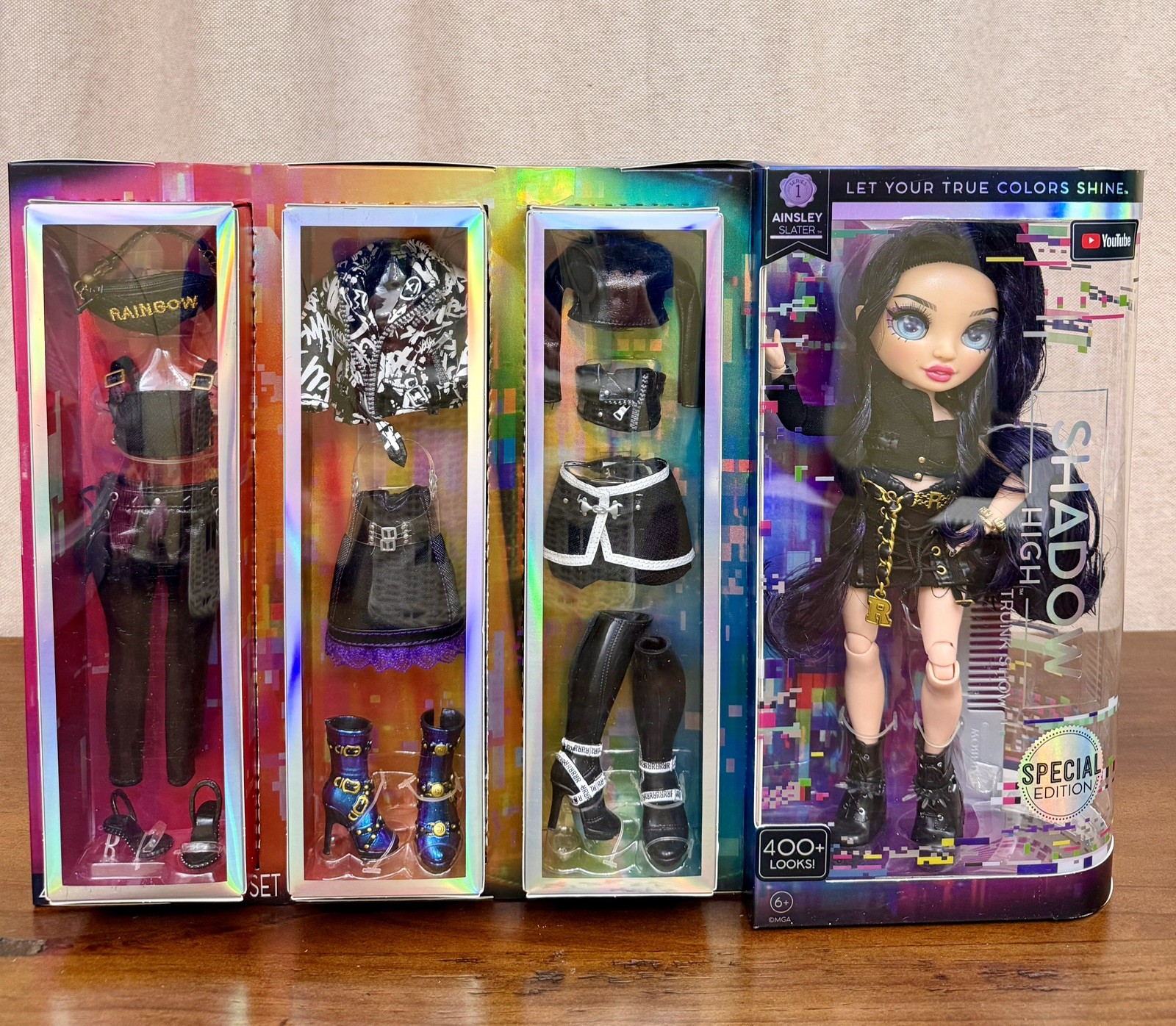 RAINBOW HIGH Ainsley Slater Doll Shadow High Special Edition Trunk Show 2022