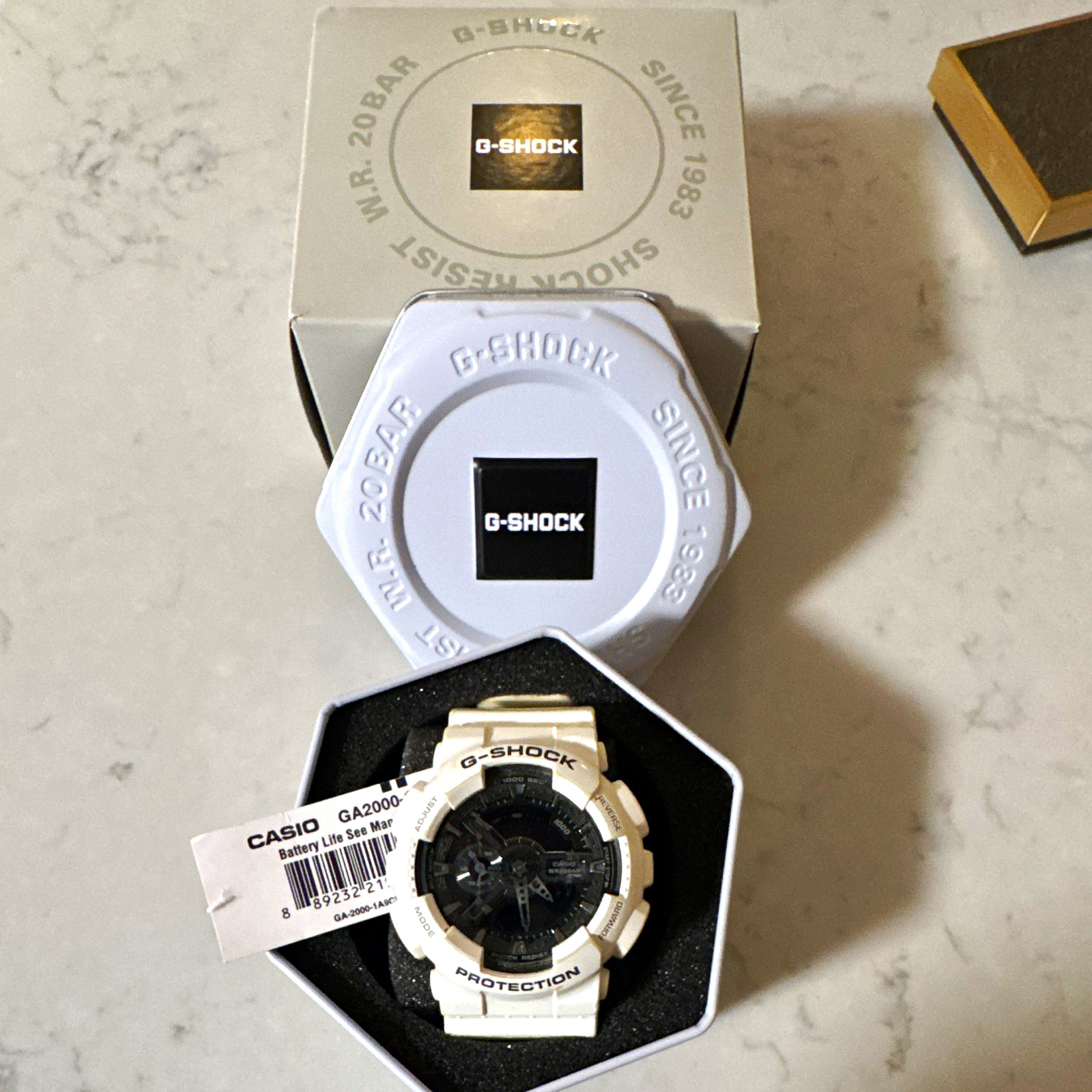 Casio G-SHOCK GA-2000 Analog-Digital White Resin 200m Quartz Watch w/ Box Casio G-SHOCK GA-2000 Analog-Digital White Resin 200m Quartz Watch w/ Box