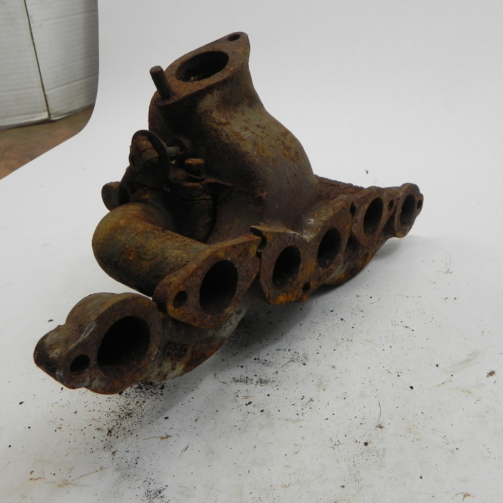 VINTAGE 1950S JEEP WILLYS INTAKE EXHAUST MANIFOLD 4 CYL 134 ENGINE USED CAR PART