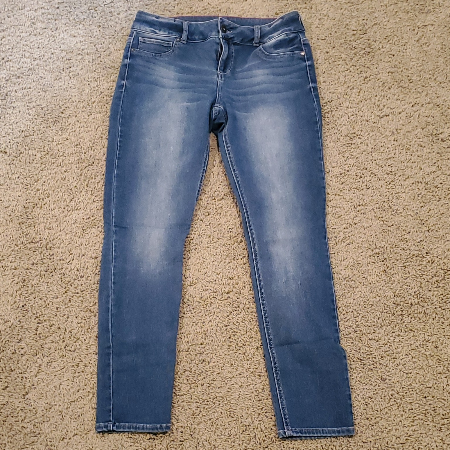 Maurices Women\'s Skinny Jeans Regular Fit Blue Denim 5-Pocket Solid