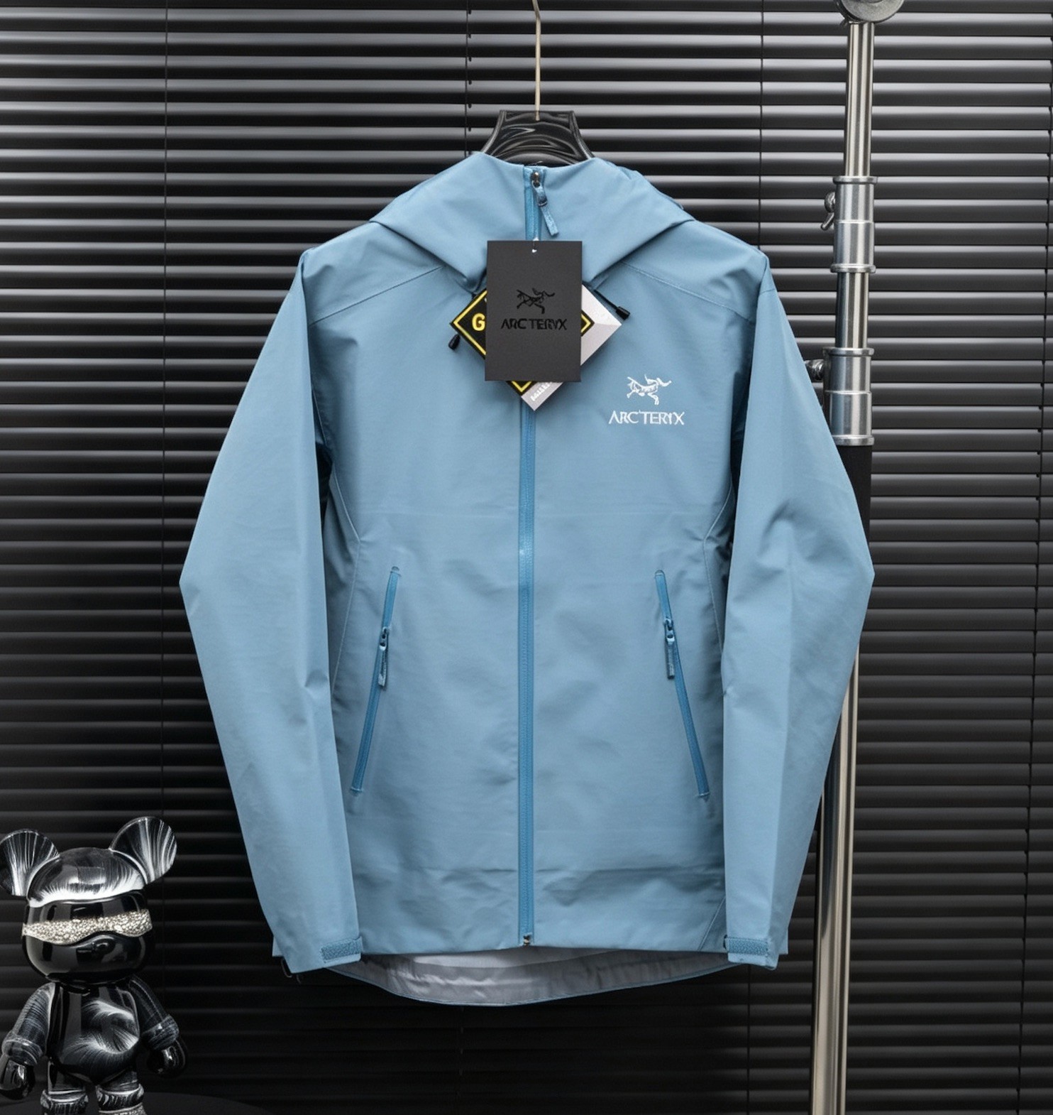 Arcteryx BETA LT Jacket Men’s Light BLUE Size M GoreTex