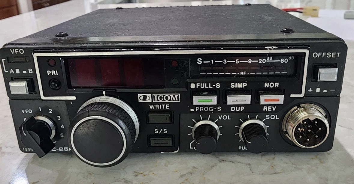 ICOM IC-25A VHF 2 METER TRANSCEIVER ICOM IC-25A VHF 2 METER TRANSCEIVER