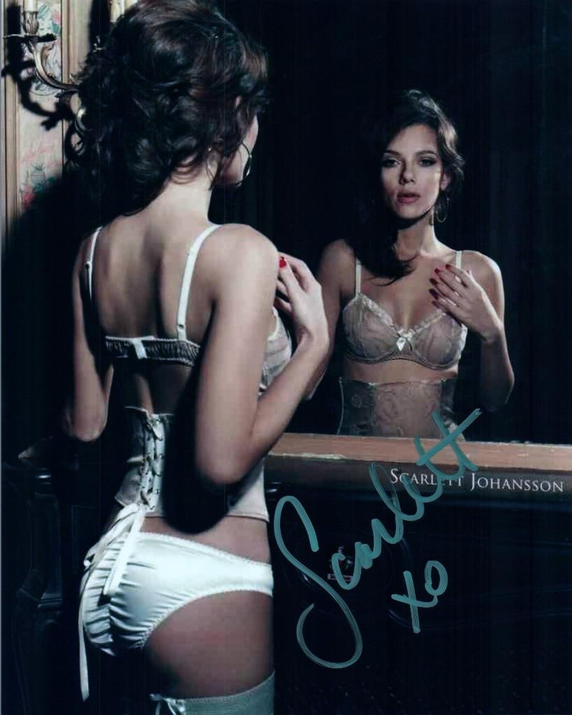 Scarlett Johansson Signed 8x10 Photo Picture COA great looking autographed Pic