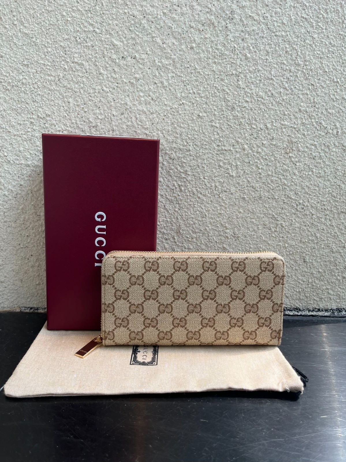GG Essence Classic Full-Zip Wallet GG Essence Classic Full-Zip Wallet