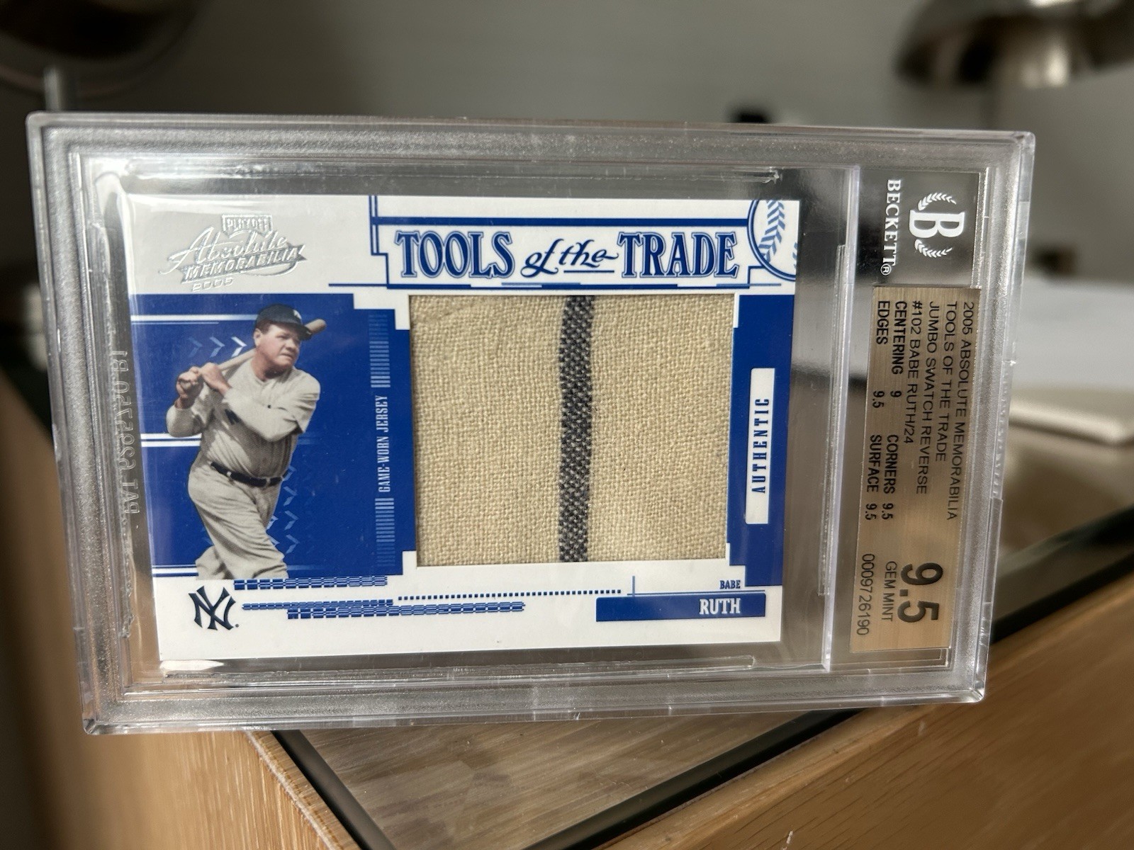BABE RUTH 2005 ABSOLUTE GAME USED WORN JUMBO JERSEY MEMORABILIA MATERIAL BGS 9.5