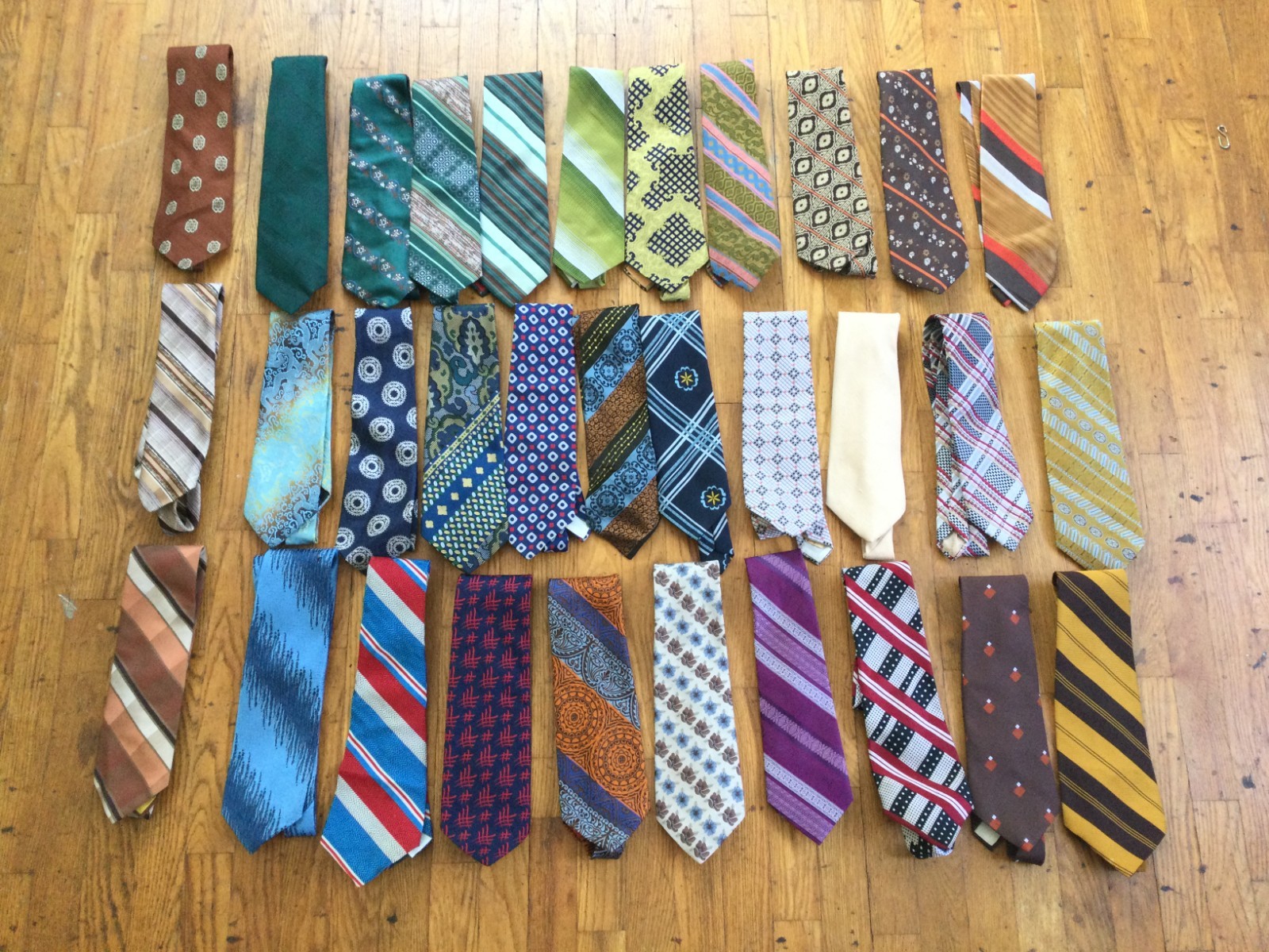 32 Vintage 60s 70s Men's Ties Lot Wide Retro Mod Wembley Mr Cricket Paisley