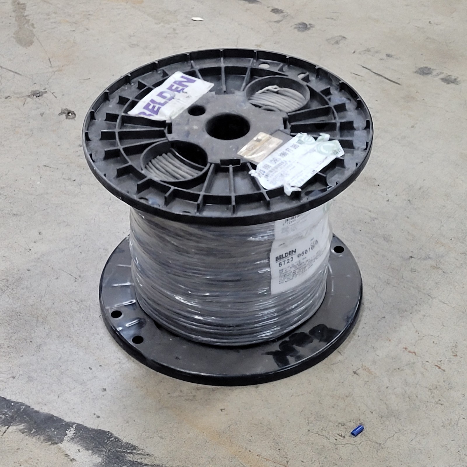 Spool of 1000' Belden 8723 060 Audio Communication &  Cable, 612825214458 - NEW