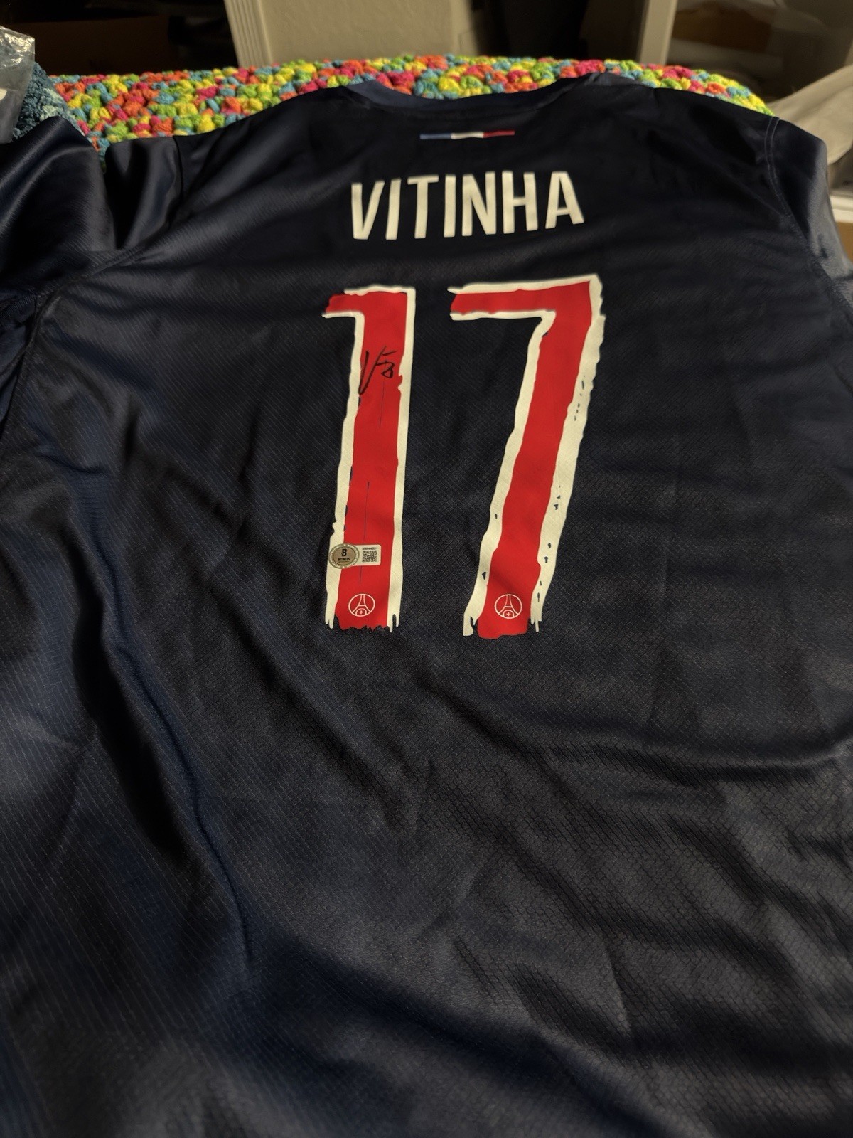 Vitinha Signed Paris Saint-Germain PSG #17 Soccer Jersey Auto Not Authenticated Vitinha Signed Paris Saint-Germain PSG #17 Soccer Jersey Auto Not Authenticated