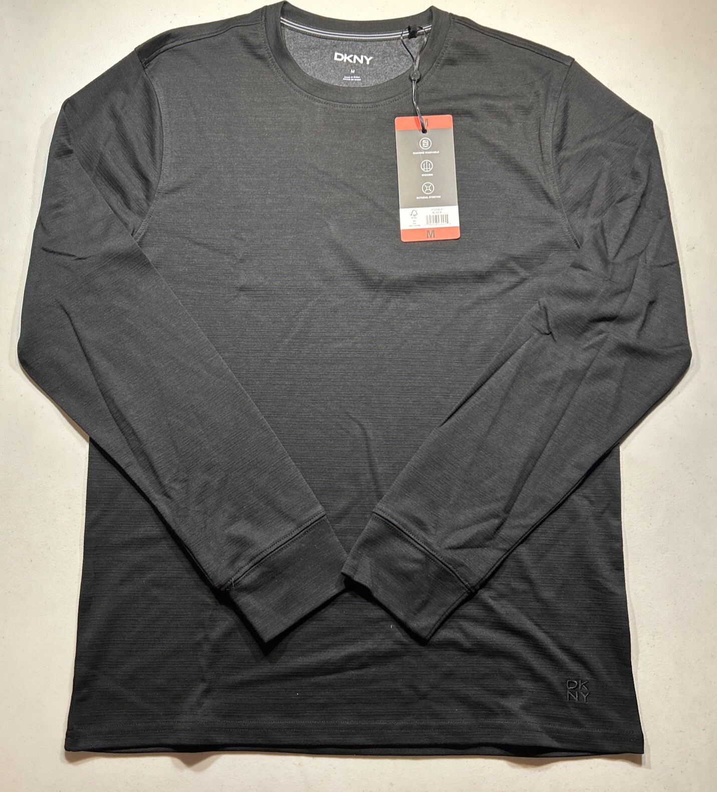 DKNY Men\'s Long Sleeve T-Shirt NWT Size M DKNY Men\'s Long Sleeve T-Shirt NWT Size M