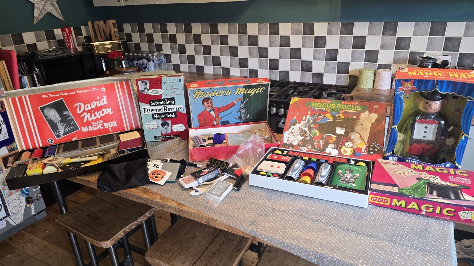 Collection Of Vintage Magic Sets And Magic Items, David Nixion, Magic Man, Merit Collection Of Vintage Magic Sets And Magic Items, David Nixion, Magic Man, Merit