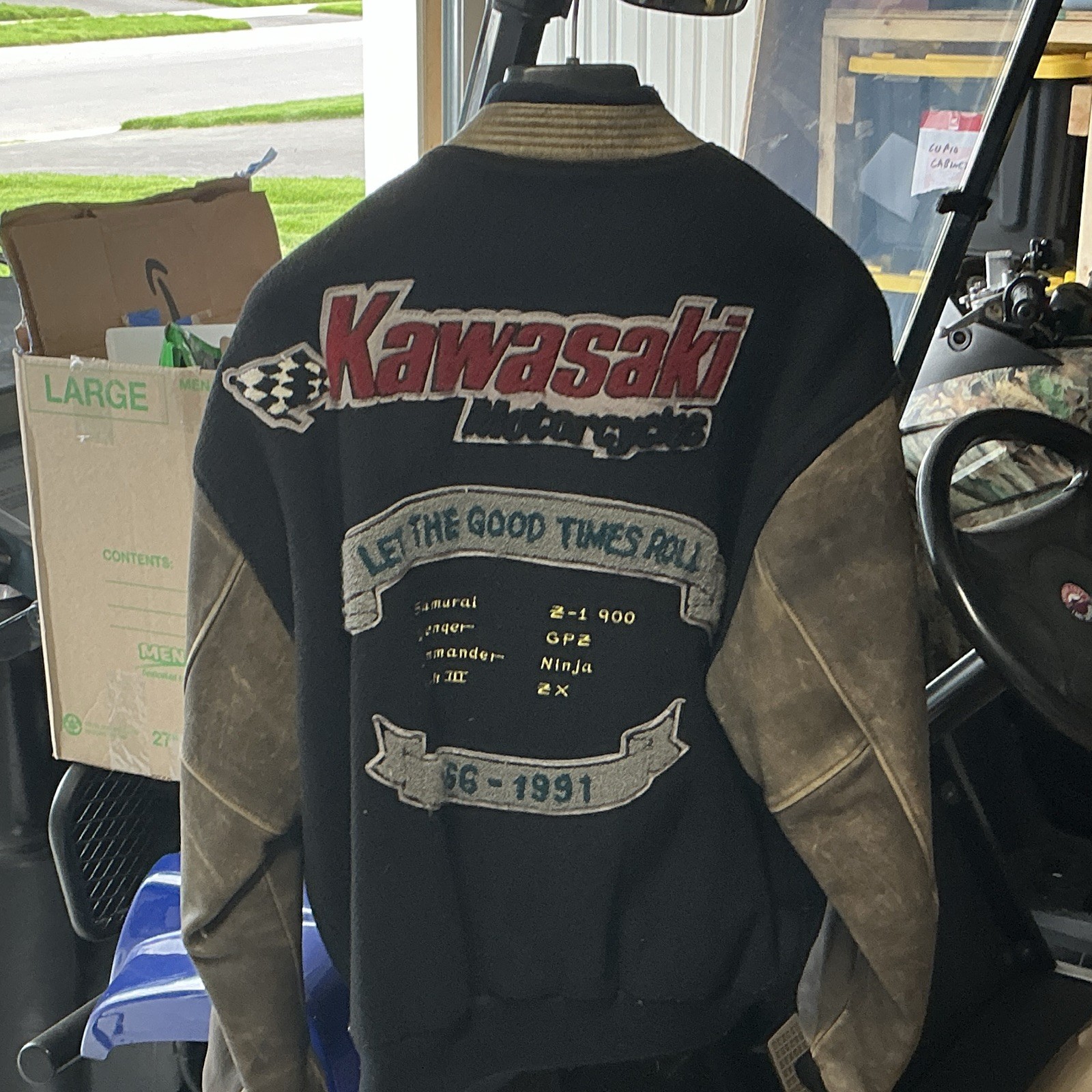 Vintage Kawasaki Jacket 1966-1991 25Th Anniversary Preowned Non-Smoker  Vintage Kawasaki Jacket 1966-1991 25Th Anniversary Preowned Non-Smoker 