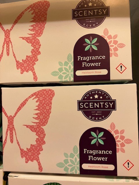 NIB Scentsy fragrance flowers- Assorted Flowers - Pick Your Scent NIB Scentsy fragrance flowers- Assorted Flowers - Pick Your Scent