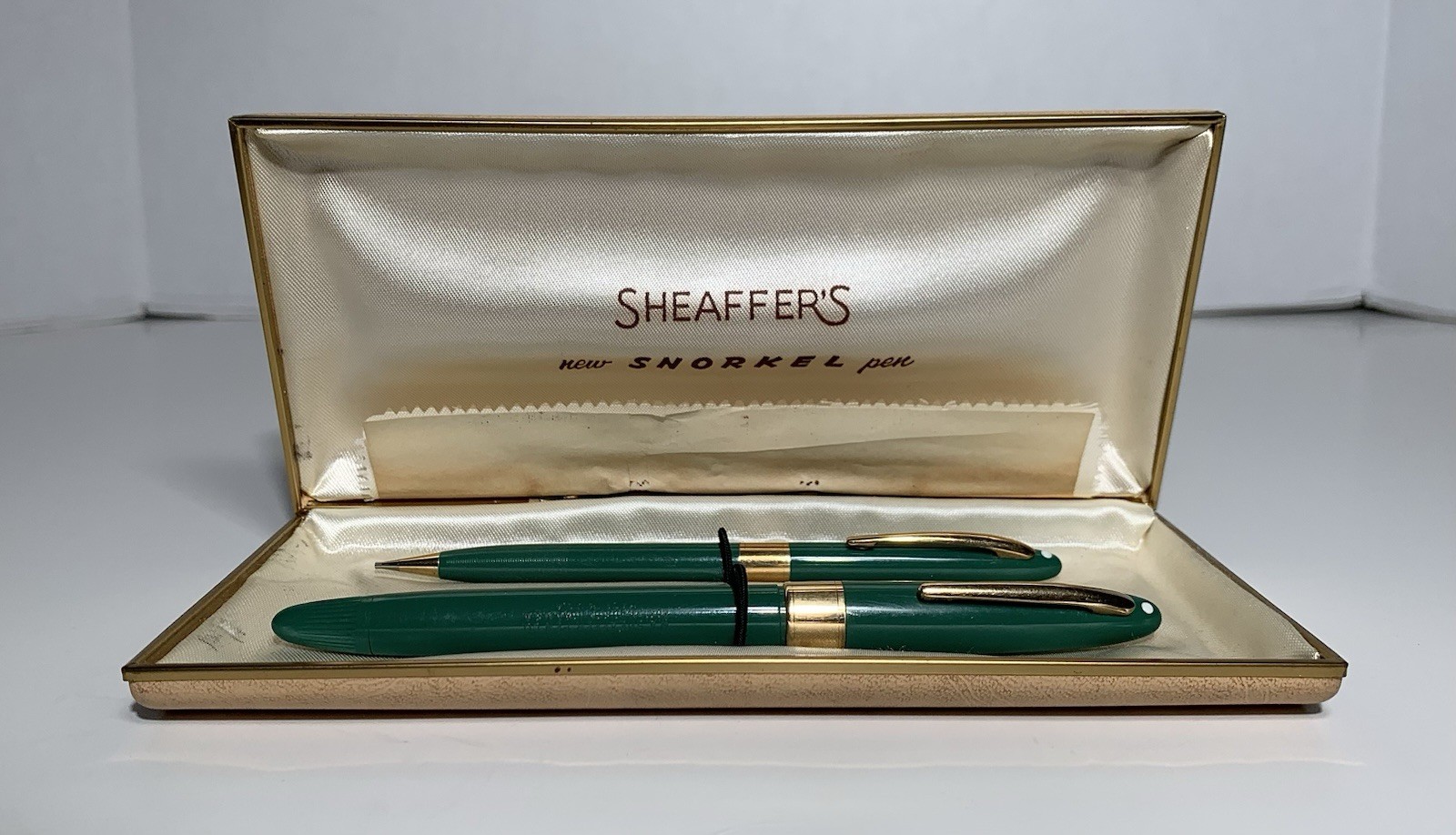 Vintage SHEAFFER SNORKEL GREEN FOUNTAIN PEN & PENCIL BOXED SET Vintage SHEAFFER SNORKEL GREEN FOUNTAIN PEN & PENCIL BOXED SET