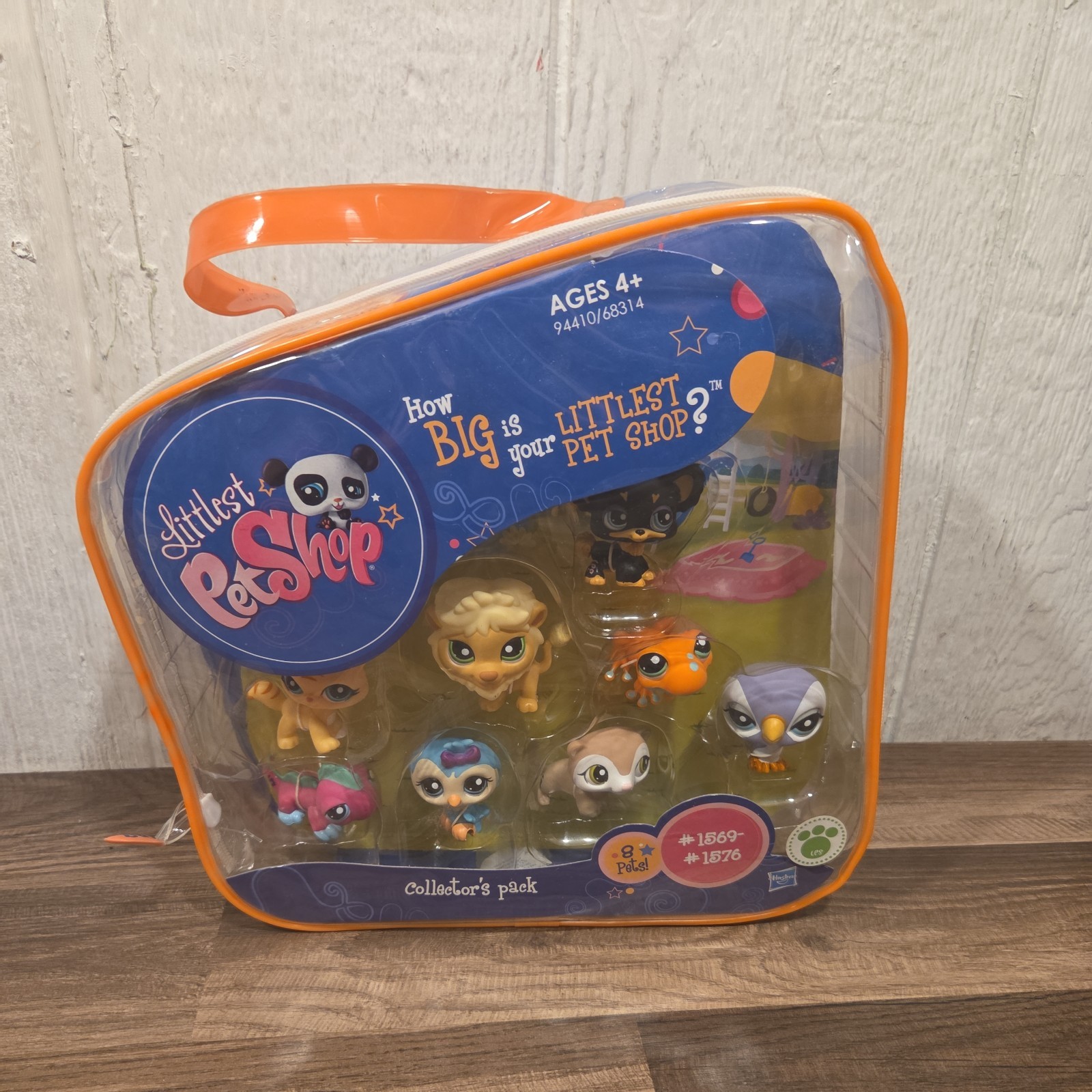 Hasbro Littlest Pet Shop Collector's Pack Carry Case 8 Pets #1569-#1576 2008