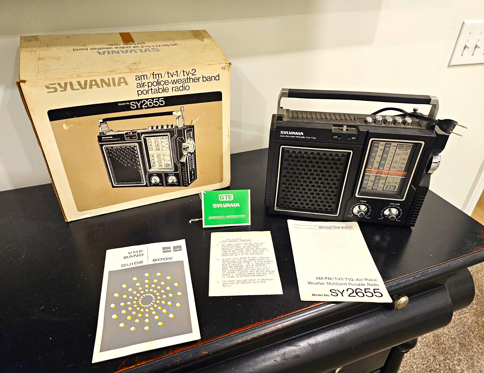 Vintage Sylvania SY2655 Multiband Radio AM FM Air Police Weather Box Manuals