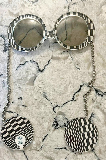 1970s VINTAGE JE-DOL BLACK WHITE CHECKER SUNGLASSES & MOD CHAIN DANGLE EARRINGS 1970s VINTAGE JE-DOL BLACK WHITE CHECKER SUNGLASSES & MOD CHAIN DANGLE EARRINGS