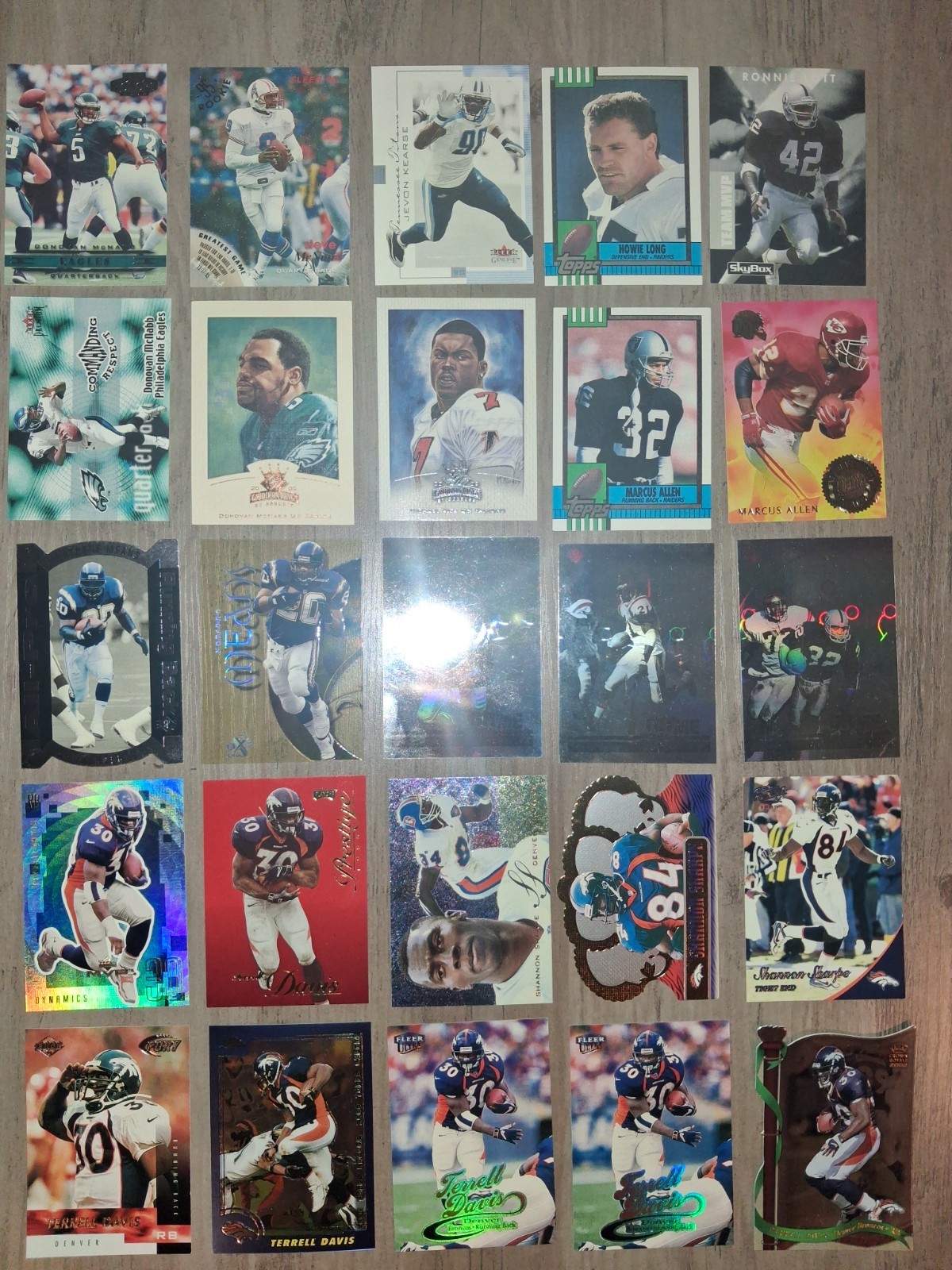 NFL MASSIVE 75 CARD H.O.F. LOT ROOKIES, INSERTS, CHROME 1990\'s 🔥 NFL MASSIVE 75 CARD H.O.F. LOT ROOKIES, INSERTS, CHROME 1990\'s 🔥