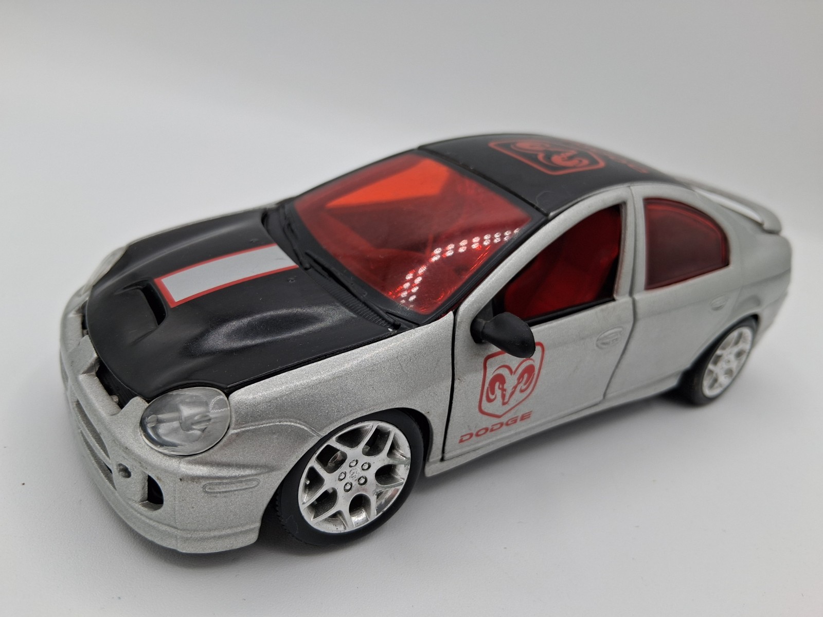 1/24th Scale Maisto  Dodge Neon SRT4 2003 Silver Model  Car