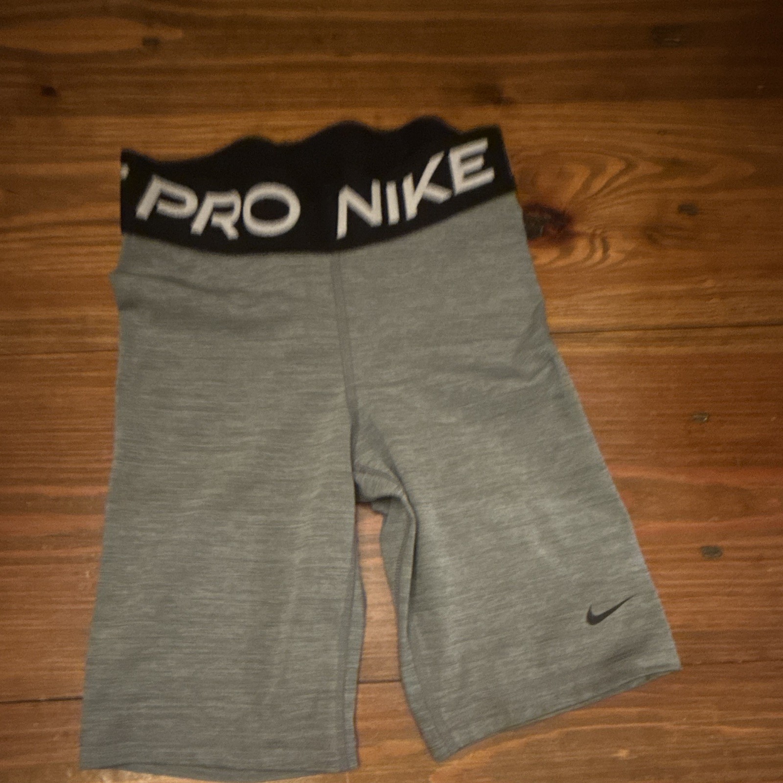 Nike Pro Women\'s Compression Shorts Size XS Gray/Black Logo Elastic Waist Nike Pro Women\'s Compression Shorts Size XS Gray/Black Logo Elastic Waist