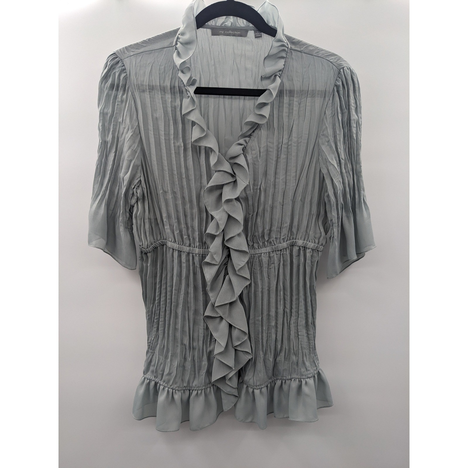 NY Collection Gray Crinkle Pleated Ruffle Blouse V-Neck Size L XCGB0460