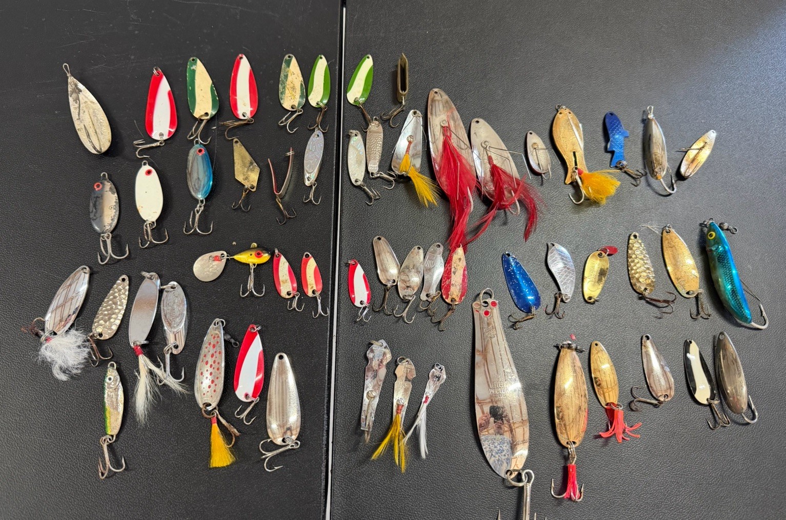 Lot of 55 Vintage And Modern Mixed Sizes Fishing Lures Spoons And More Lot of 55 Vintage And Modern Mixed Sizes Fishing Lures Spoons And More