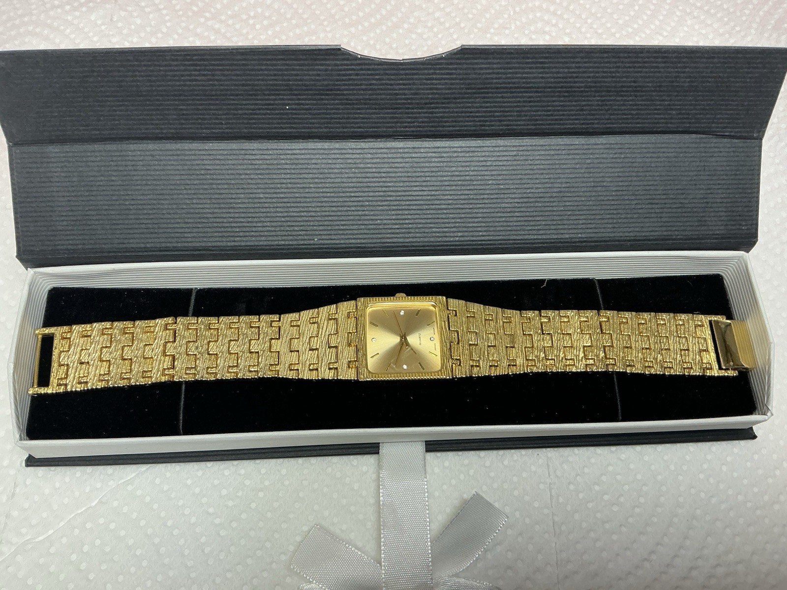 Luxury Unisex Quartz Japan Motv Watch Gold Plated Immaculate Condition