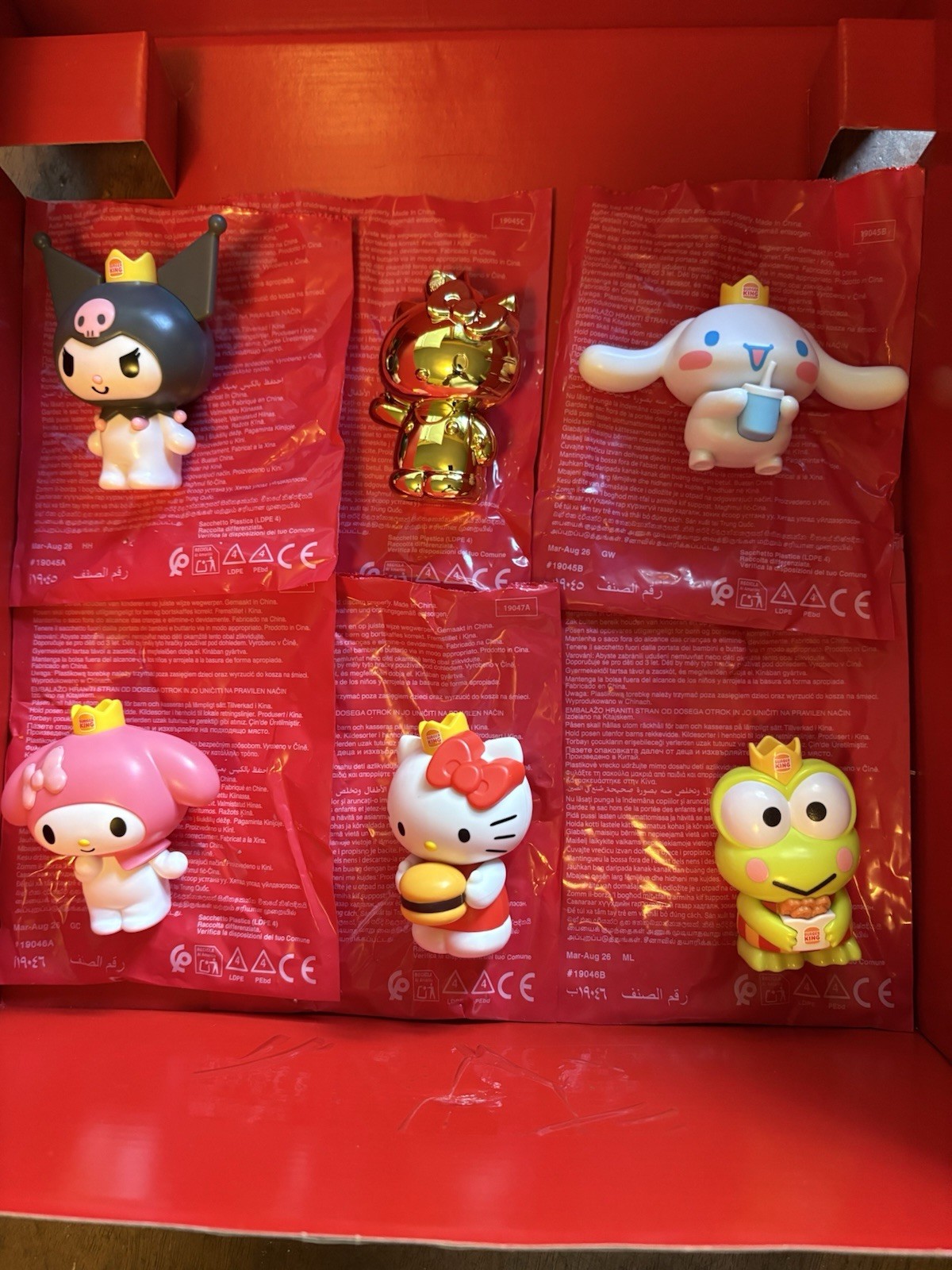 HELLO KITTY Set Of 6 Burger King Figs With Rare Gold Kitty In Hand Ready Ship HELLO KITTY Set Of 6 Burger King Figs With Rare Gold Kitty In Hand Ready Ship