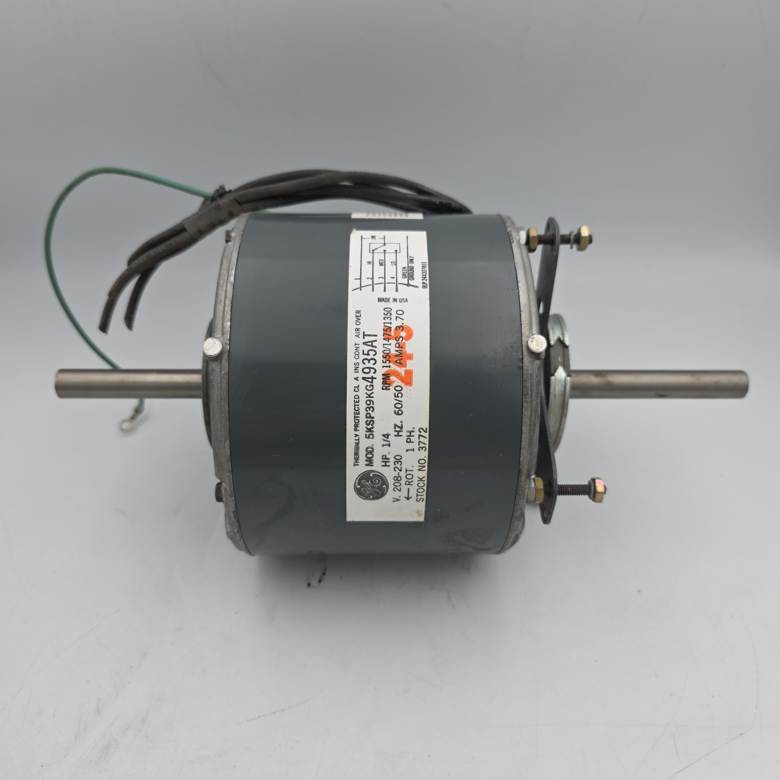 NIB GE 5KSP39KG4935AT 3772 MOTOR 1/4HP 208-230V 60HX 3.7A 1550/1475/1350 RPM(D4) NIB GE 5KSP39KG4935AT 3772 MOTOR 1/4HP 208-230V 60HX 3.7A 1550/1475/1350 RPM(D4)