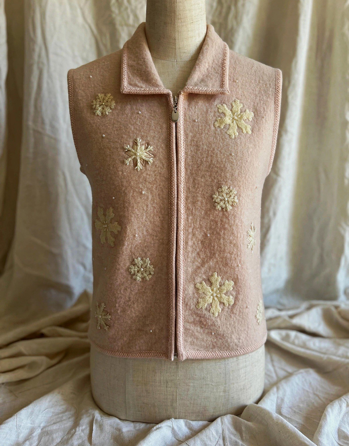 Vintage Timberlea Blush Pink 100% Wool Snowflake Pearl Beaded Zip Vest Size M